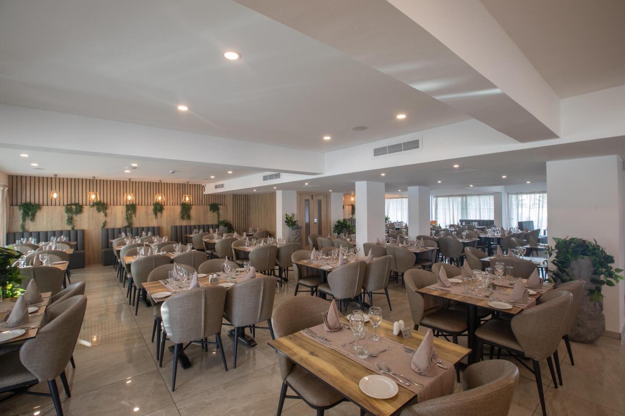 Bohemian Gardens Hotel Protaras Exterior photo