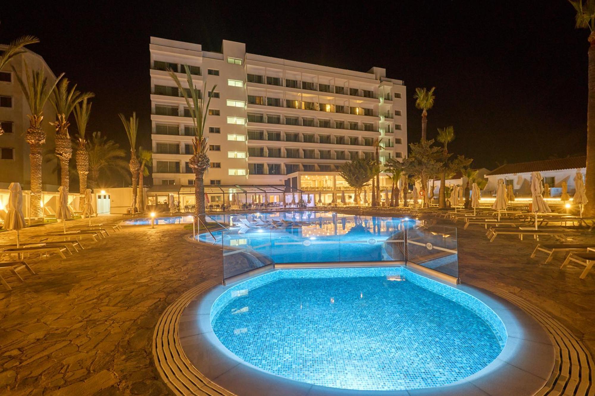 Bohemian Gardens Hotel Protaras Exterior photo